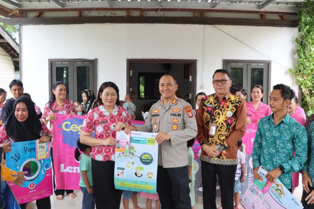KUNJUNGAN KAPOLRES KE POSYANDU KEMALA