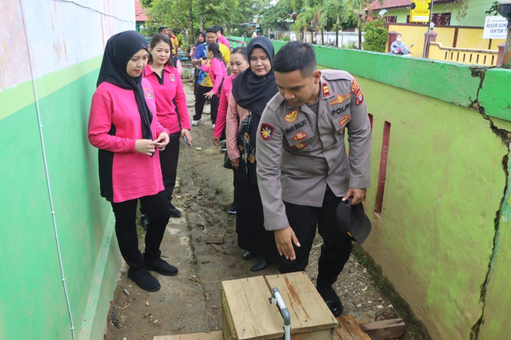 bantuan air bersih ke min tewah