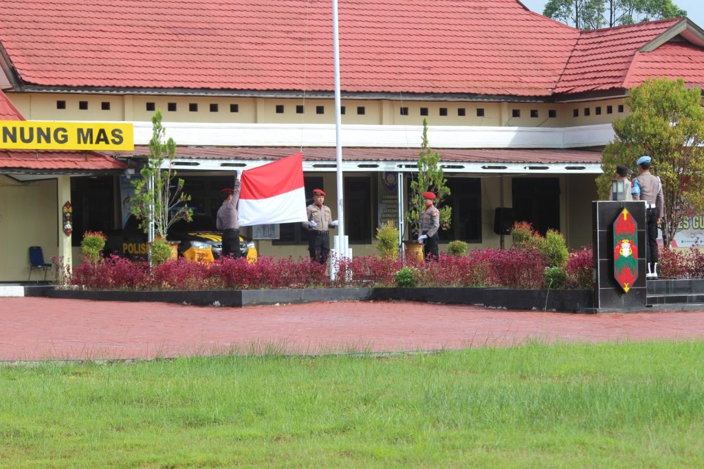 upacara polres