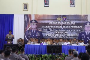 KAPOLDA SAAT MEMBERIKAN ARAHAN