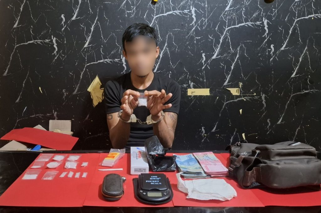 POLISI TANGKAP PENGEDAR SABU