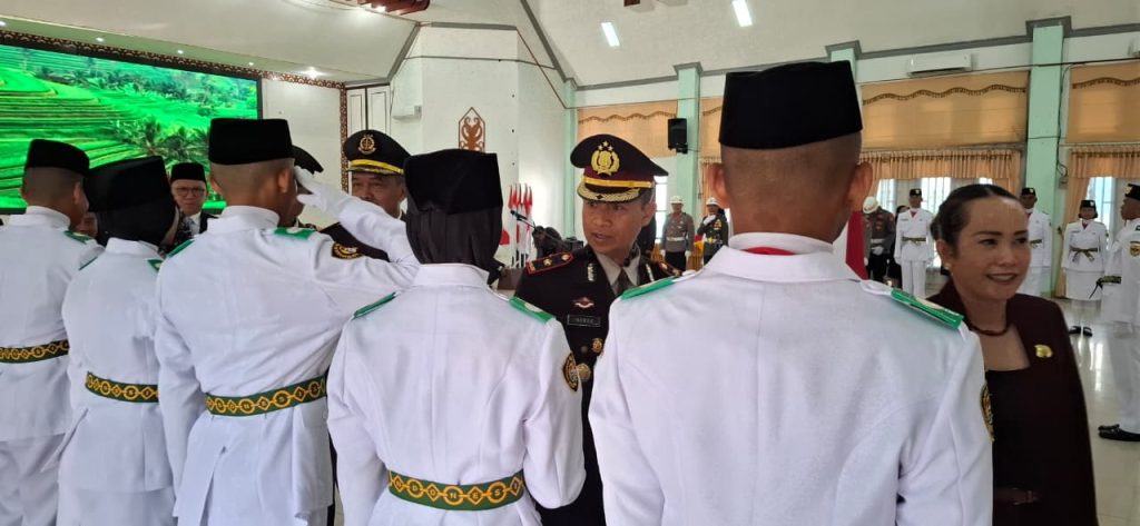 WAKA HADIRI PENGUKUHAN PASKIBRAKA