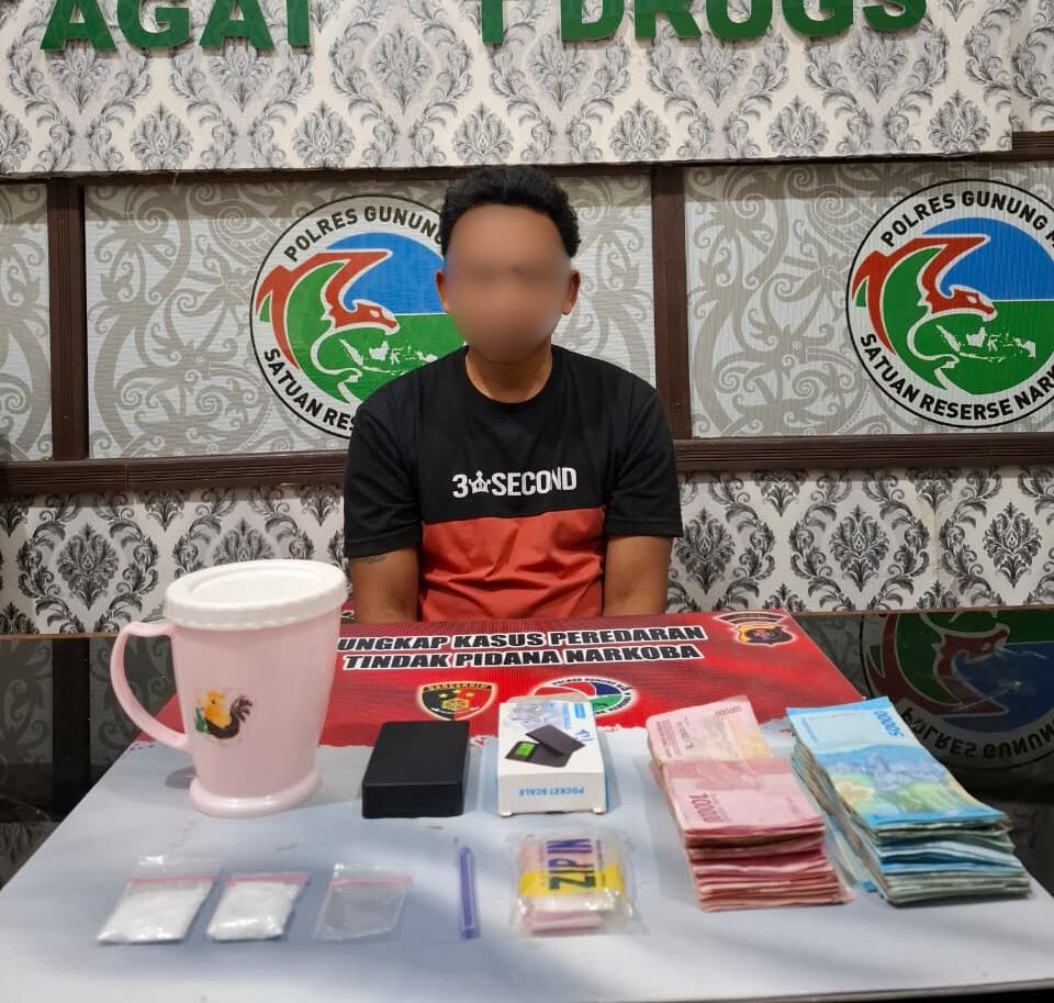 9,22 gram sabu milik J