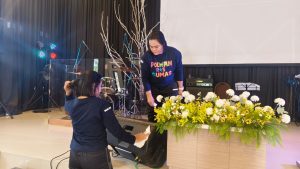 pembersihan gereja polres gumas