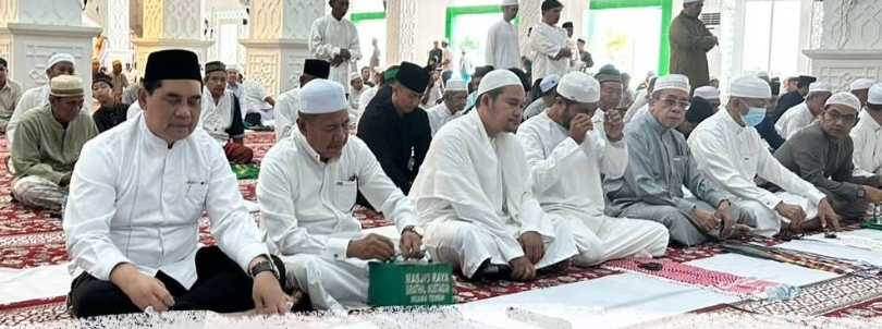 Sholat Jumat di Masjid Raya Shirathal Mustaqim__1