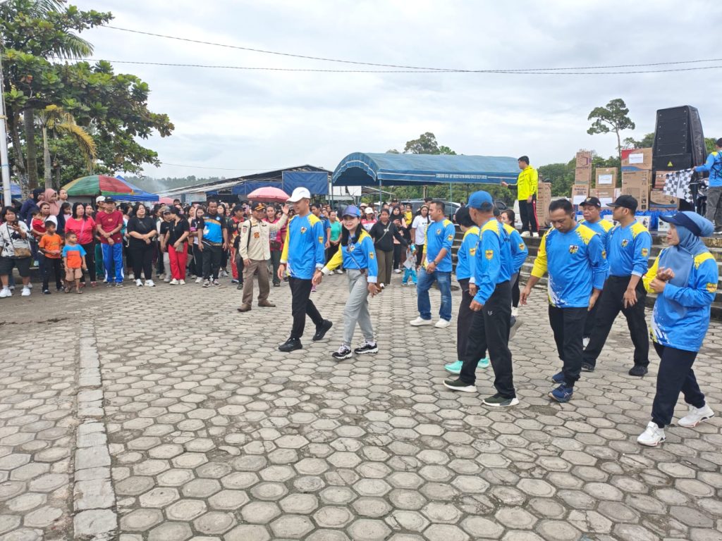 Kapolres Gumas Meriahkan Jalan Sehat Sumpah Pemuda KNPI