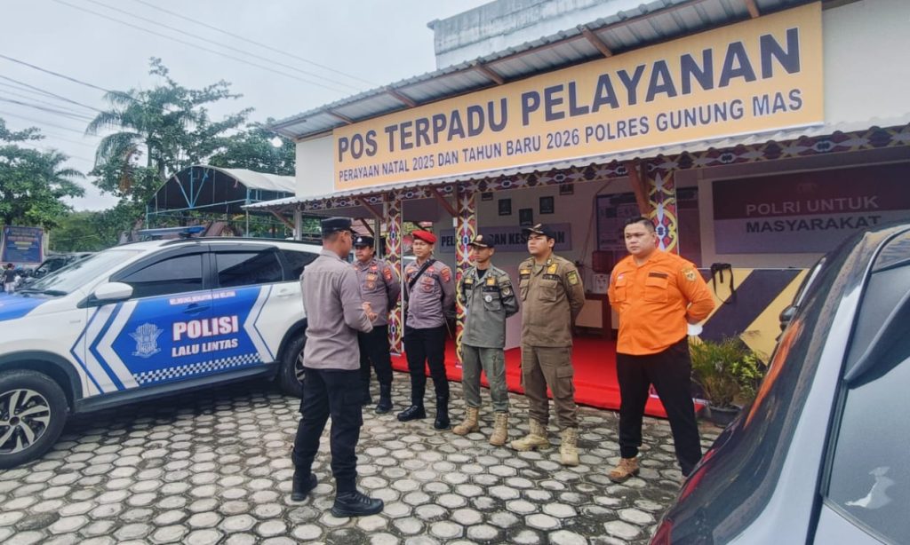 Personel Gabungan Siaga di Pos Pelayanan Taman Kota Kurun