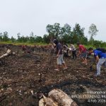 Polsek Sepang Tanam Jagung di Lahan Binaan, Dukung Program Ketahanan Pangan