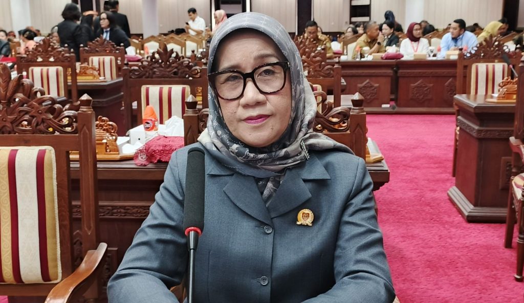 DPRD Kalteng__Siti Nafsiah 2