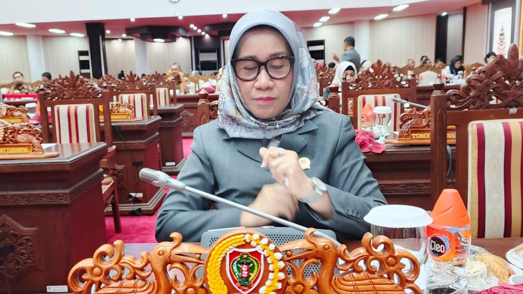 DPRD Kalteng__Siti Nafsiah 3