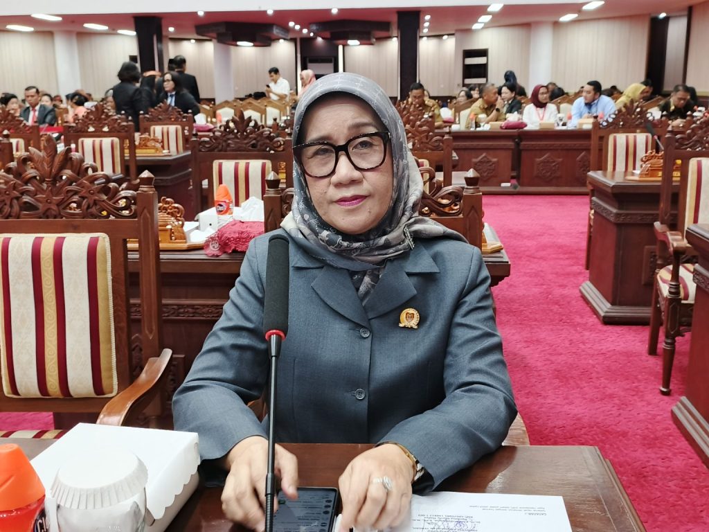 DPRD Kalteng__Siti Nafsiah 4
